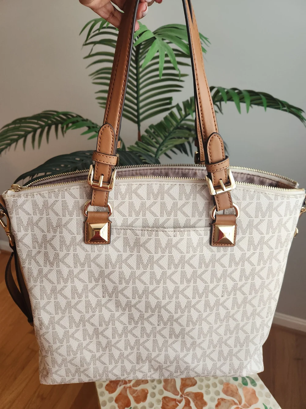 Michael Kors stylish michael